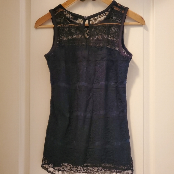 ⭐3/$20 Jacob Lace sleeveless top - Picture 2 of 8